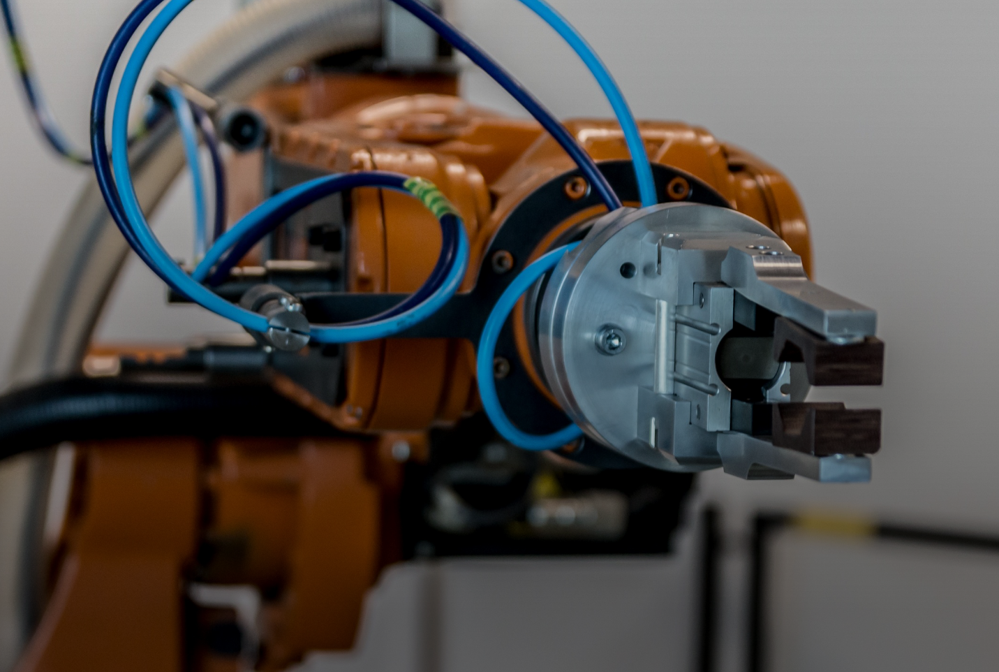 Device Management – Tweakker - Features Device Management – Tweakker - Features